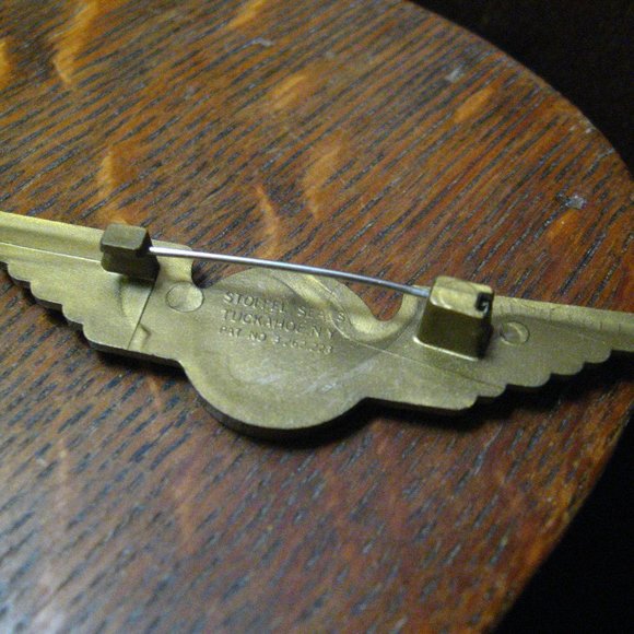 ✈️ Delta Air Lines Junior Pilot Stewardess Wings - Picture 3 of 4